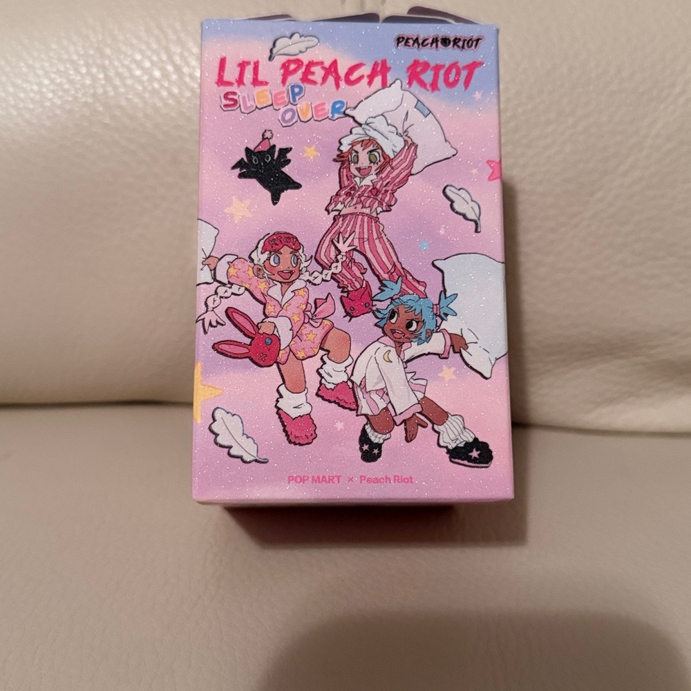 POP MART  LIL PEACH RIOT Sleep Over